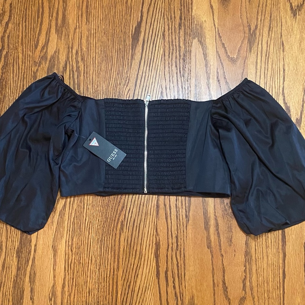 NWT GUESS Womens M Or S Jet Black Off Shoulder Crop Top Front Zipper Style A996